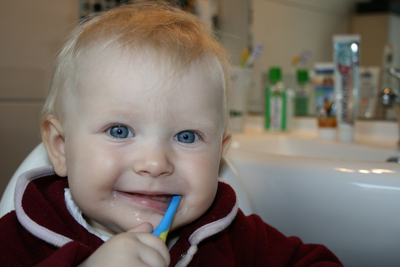 Pielęgnacja jamy ustnej dziecka i niemowlaka
